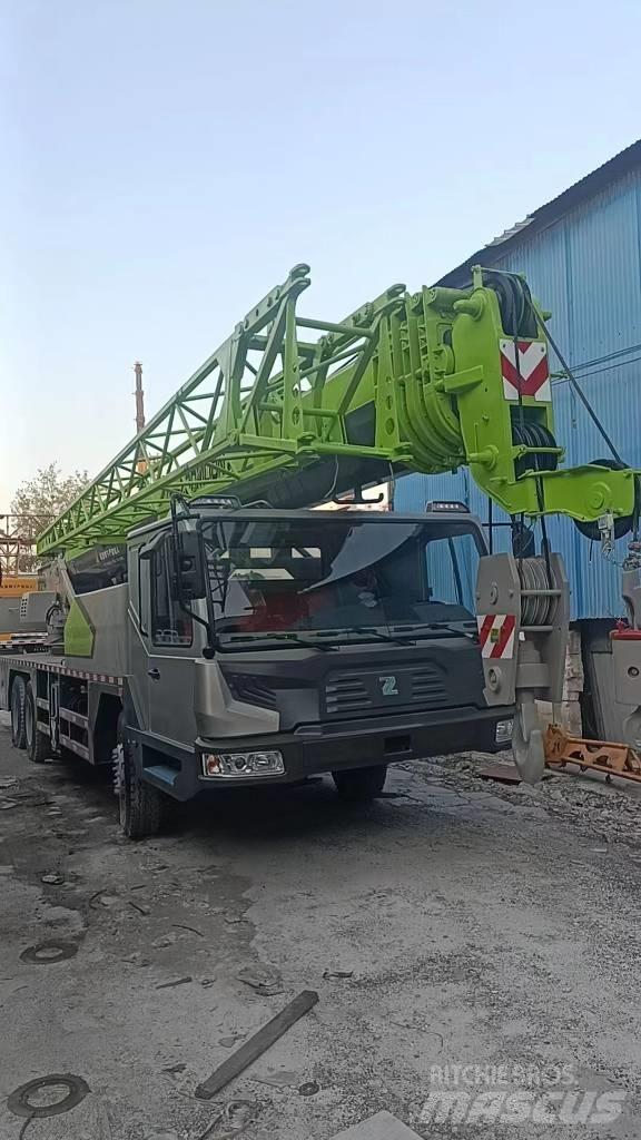 Zoomlion 25吨 Macara pentru orice teren
