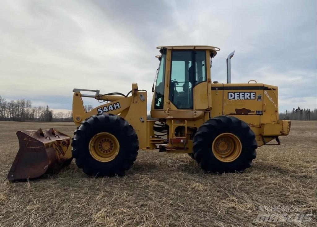 DEERE 544H Incarcator pe pneuri