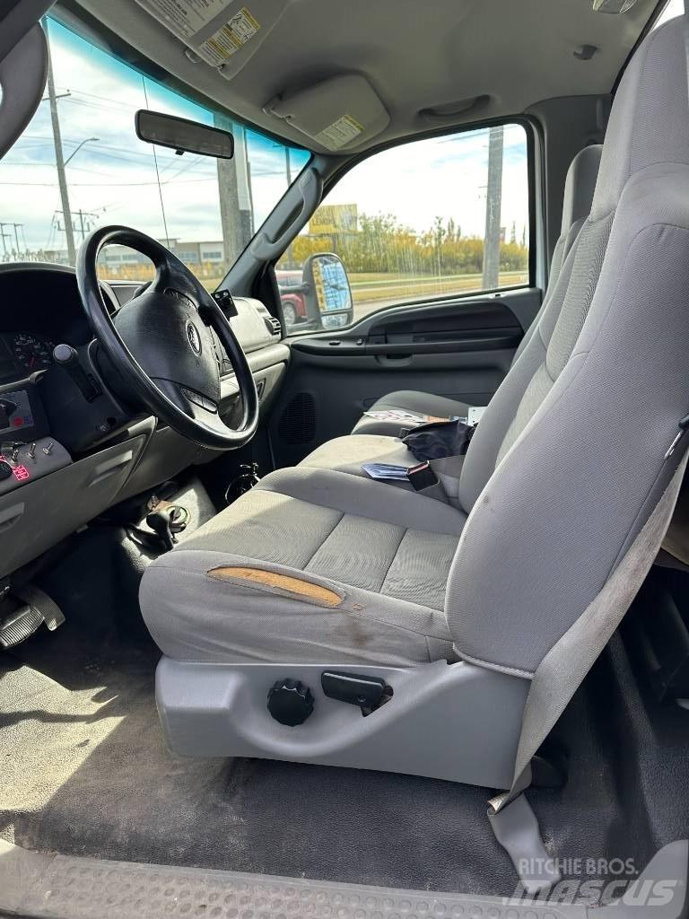 Ford F 550 XLT Camioane platforma/prelata