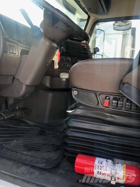 Volvo VNL Autotractoare