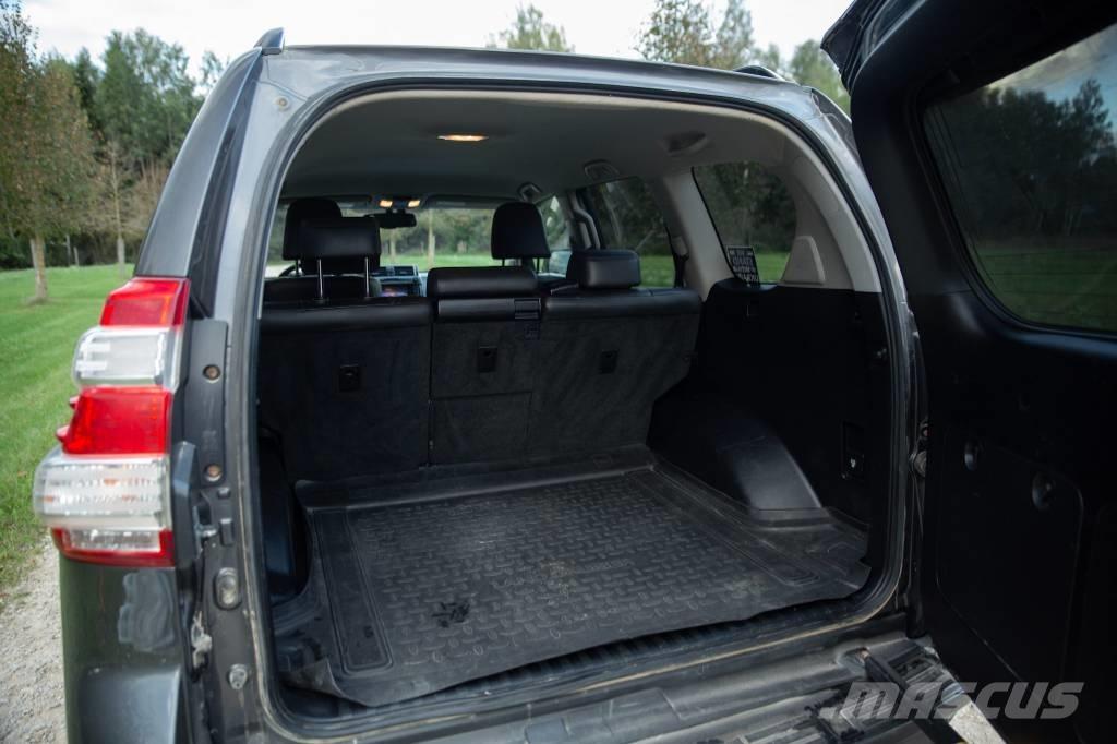 Toyota Landcruiser Masini