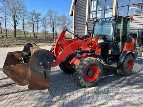 Kubota R 082 Incarcator pe pneuri