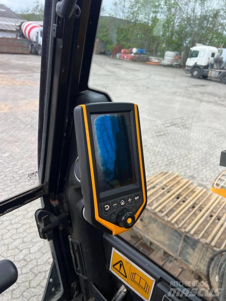 JCB JS 330 LC Excavatoare pe șenile

