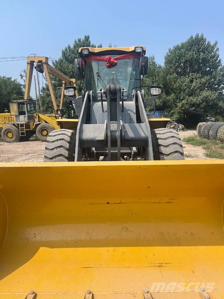 XCMG LW 300 FV Incarcator pe pneuri