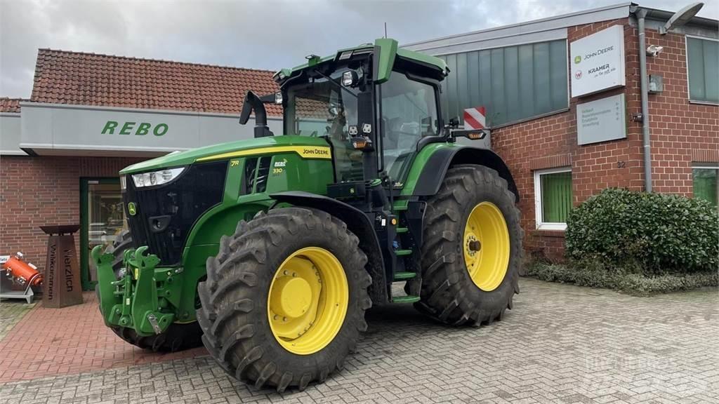 John Deere 7R330 Tractoare