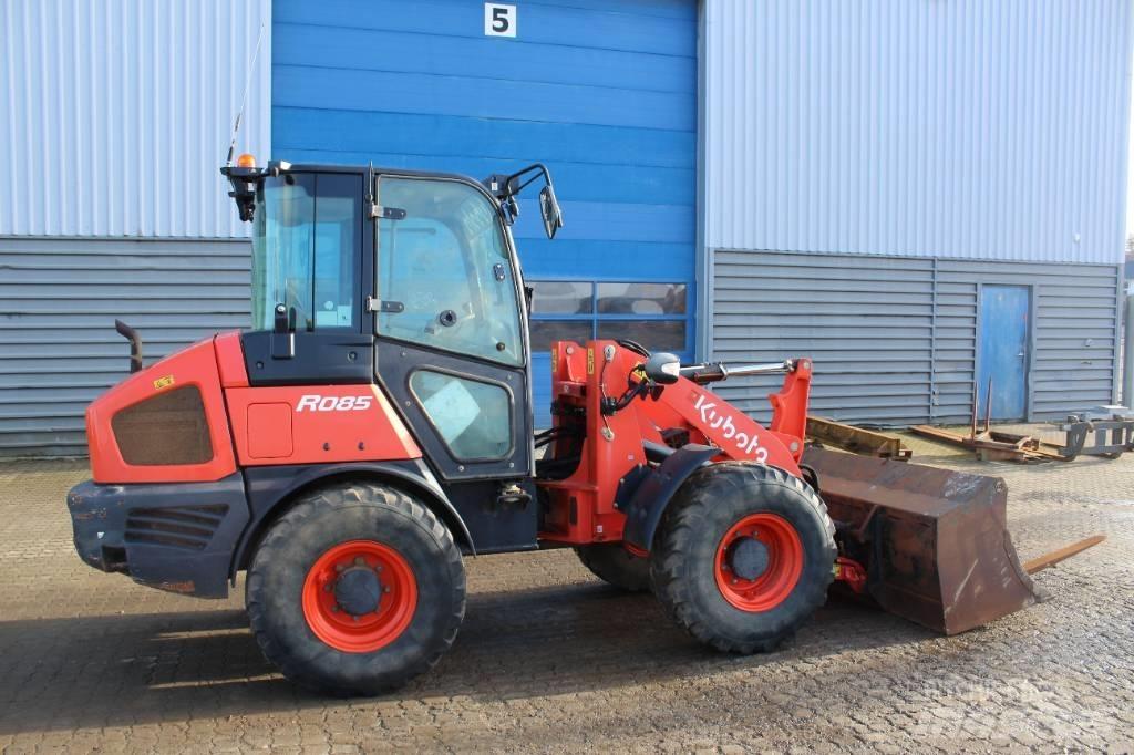 Kubota R085 Incarcator pe pneuri