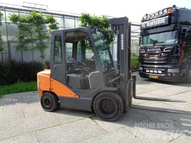Doosan D35C-7 Stivuitor diesel