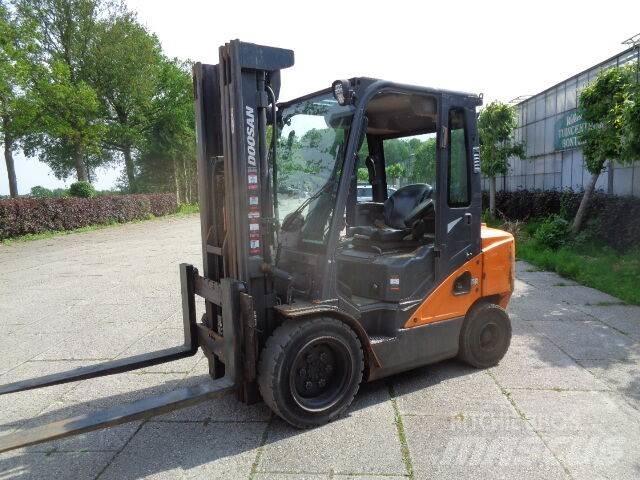 Doosan D35C-7 Stivuitor diesel