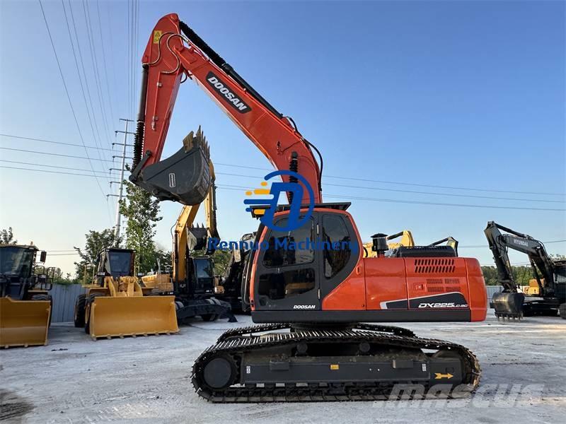 Doosan DX 225 LCA Excavatoare pe șenile
