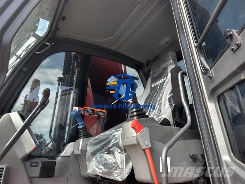 Doosan DX 225 LCA Excavatoare pe șenile
