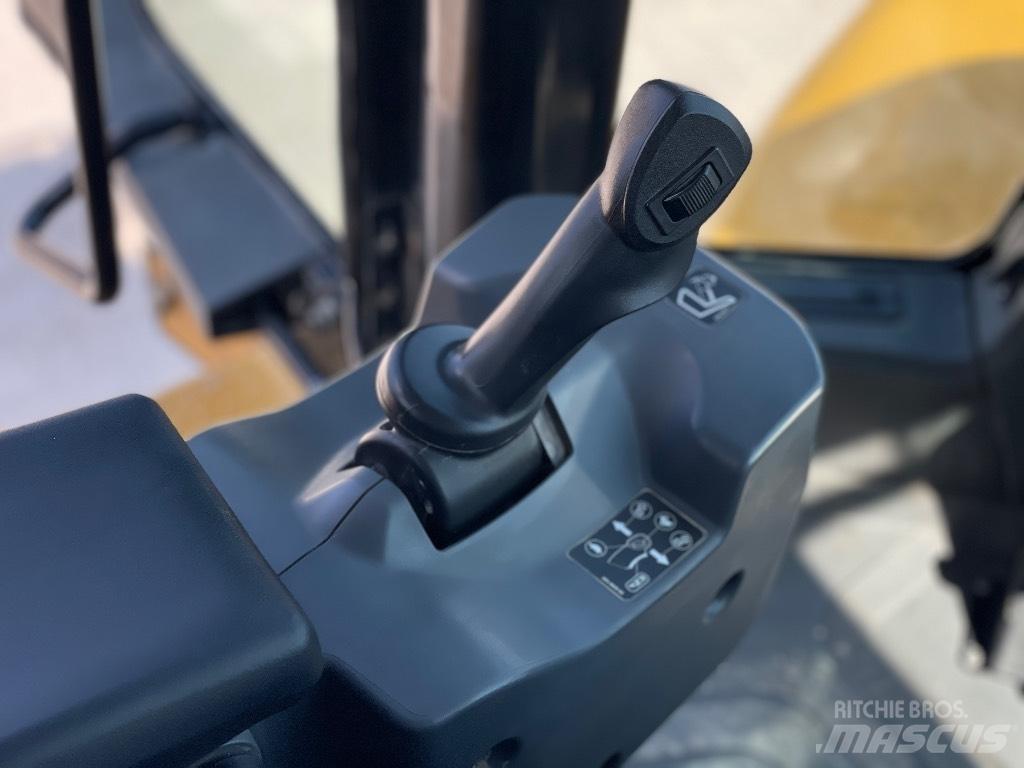 CAT 966M XE Incarcator pe pneuri