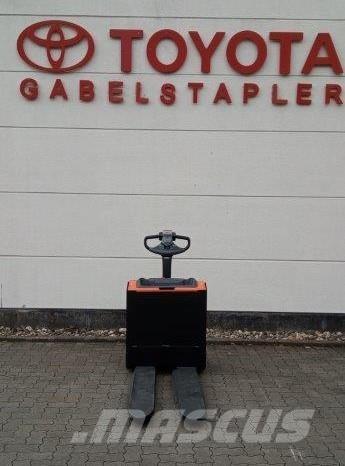 Toyota LWE 200 Transpaleta manuala