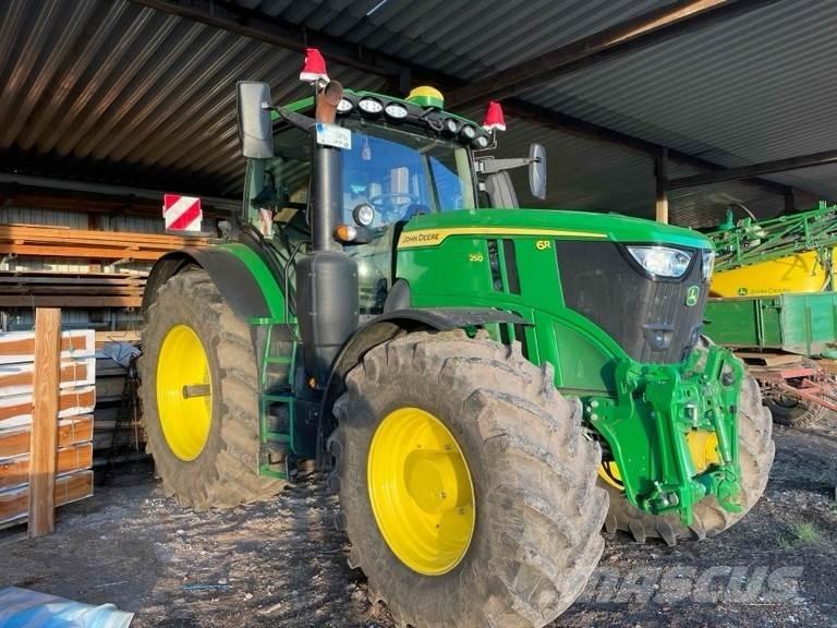John Deere 6R 250 Tractoare