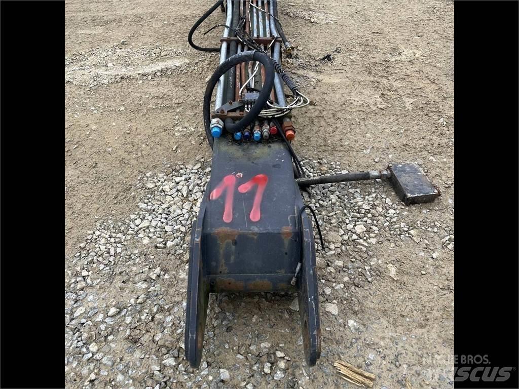 Loglift 210 Macarale pentru culegatoare