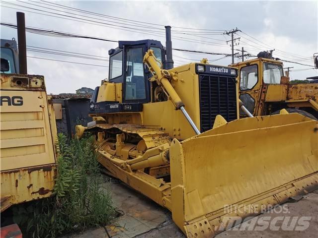 Komatsu D85-21 Buldozere pe senile