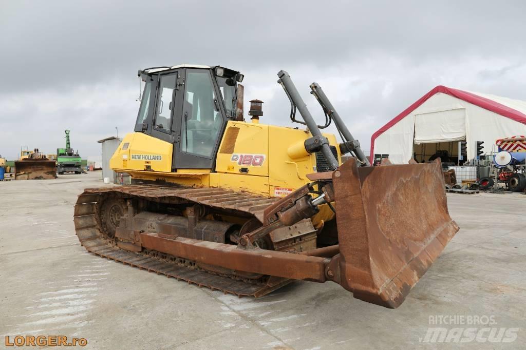 New Holland D 180 Buldozere pe senile