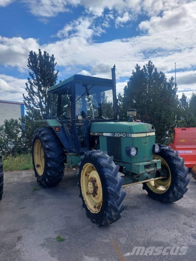John Deere 2040 Tractoare