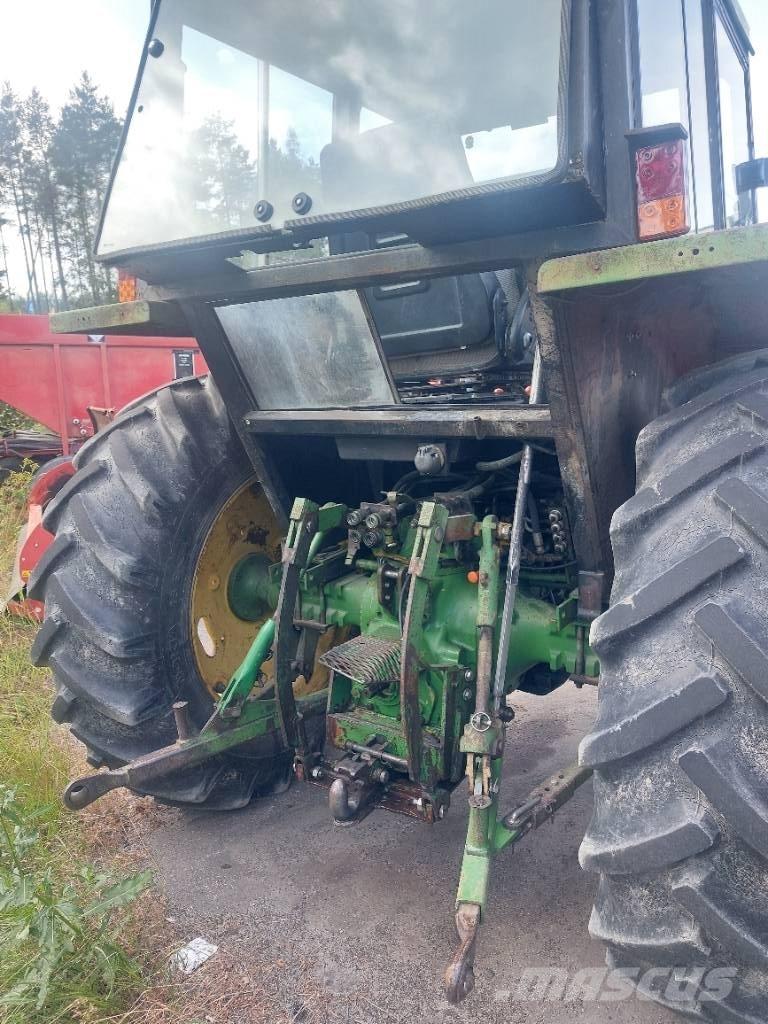 John Deere 2040 Tractoare