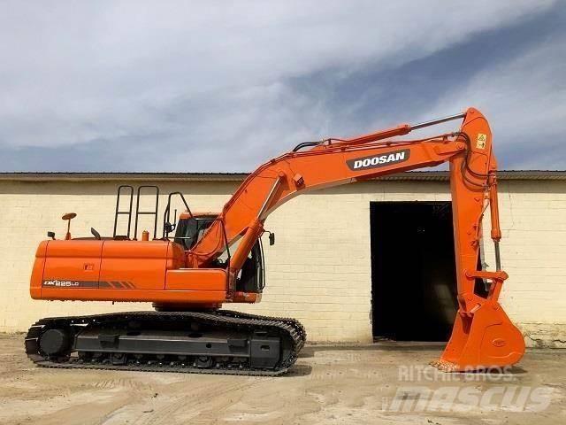 Doosan DX 225 Excavatoare pe șenile
