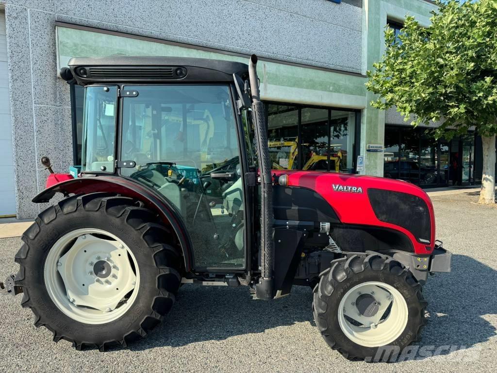 Valtra F95 Tractoare