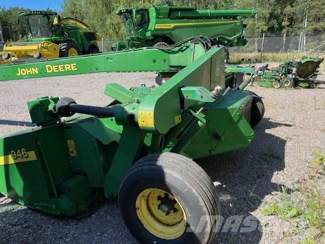 John Deere 946 Cositoare de iarba cu umidificator