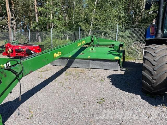 John Deere 946 Cositoare de iarba cu umidificator