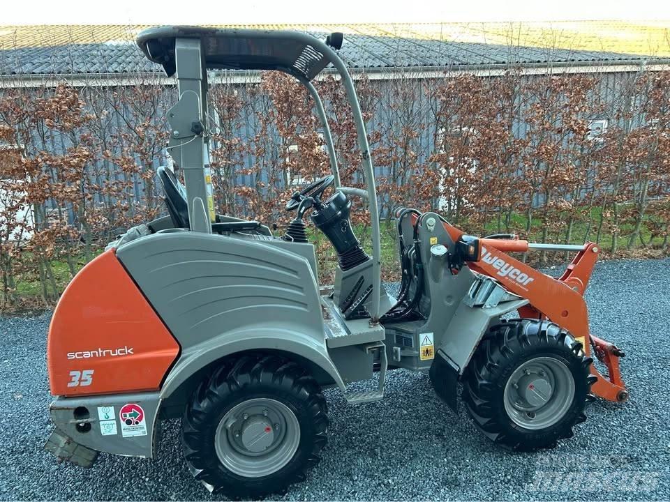Atlas AR 35 Incarcator pe pneuri