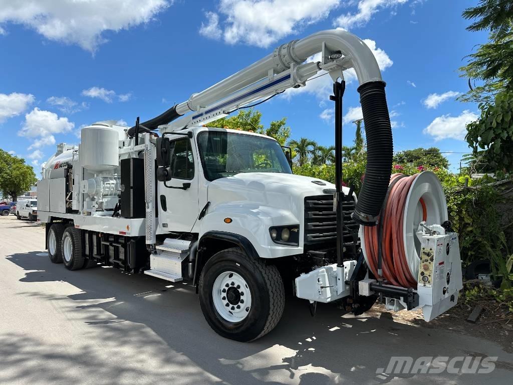 Freightliner 114 SD Camion vidanje