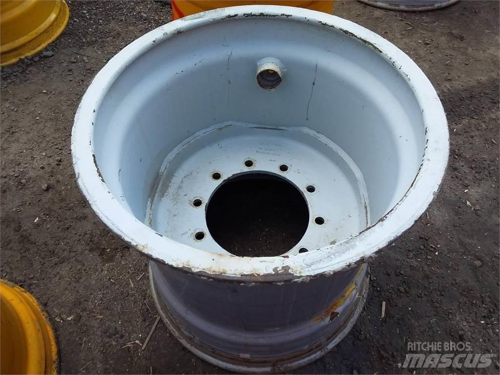 Valmet 801 24x26,5 Anvelope, roti si jante