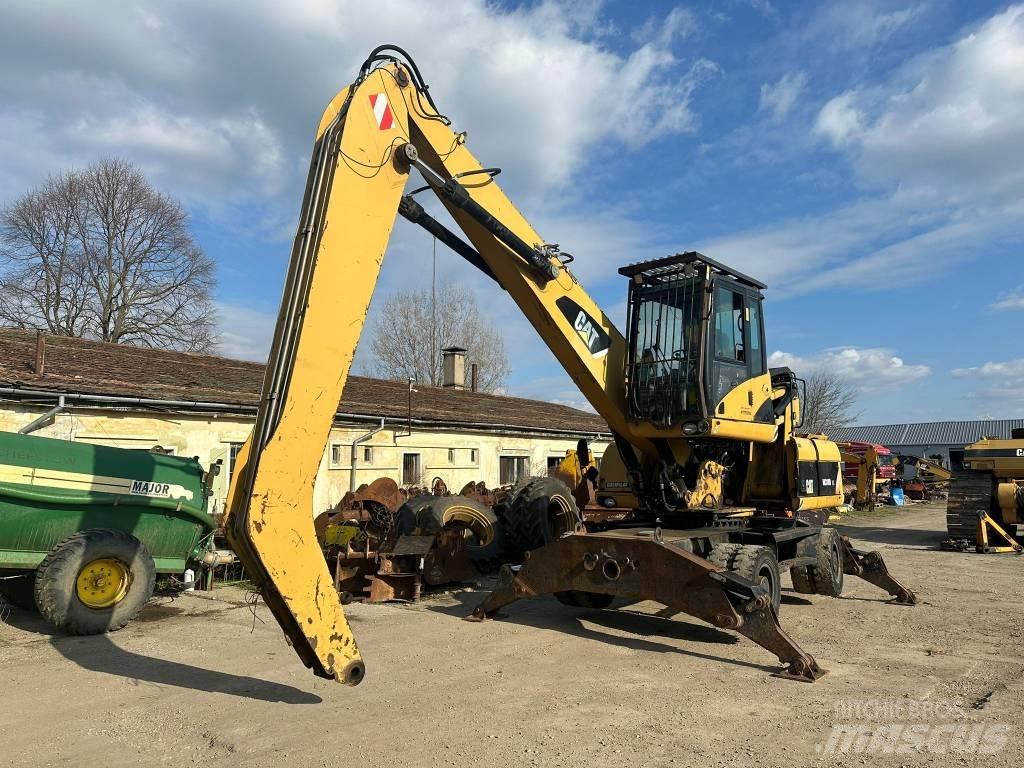 CAT M 318 D MH Paleta de manipulare