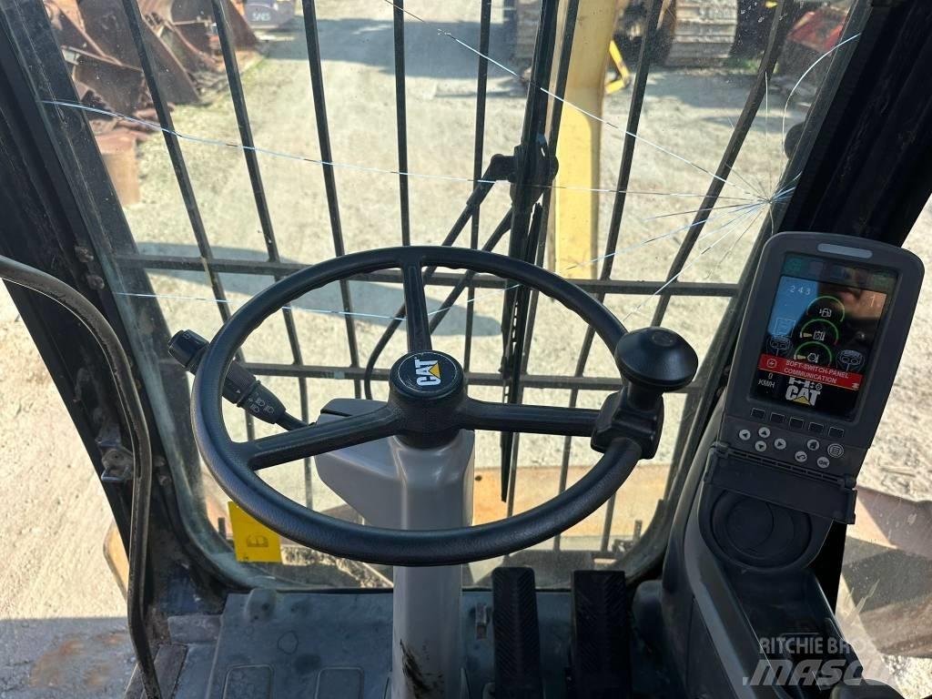 CAT M 318 D MH Paleta de manipulare