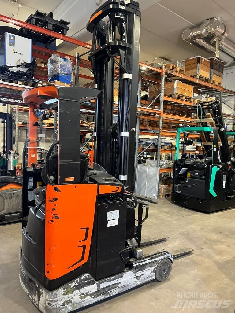 Rocla HX 14 F Stivuitor cu catarg retractabil