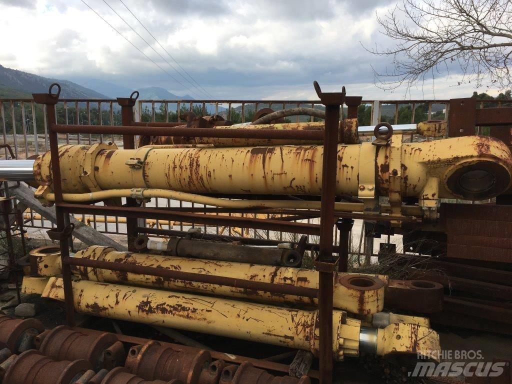 CAT 5080 Excavatoare pe șenile
