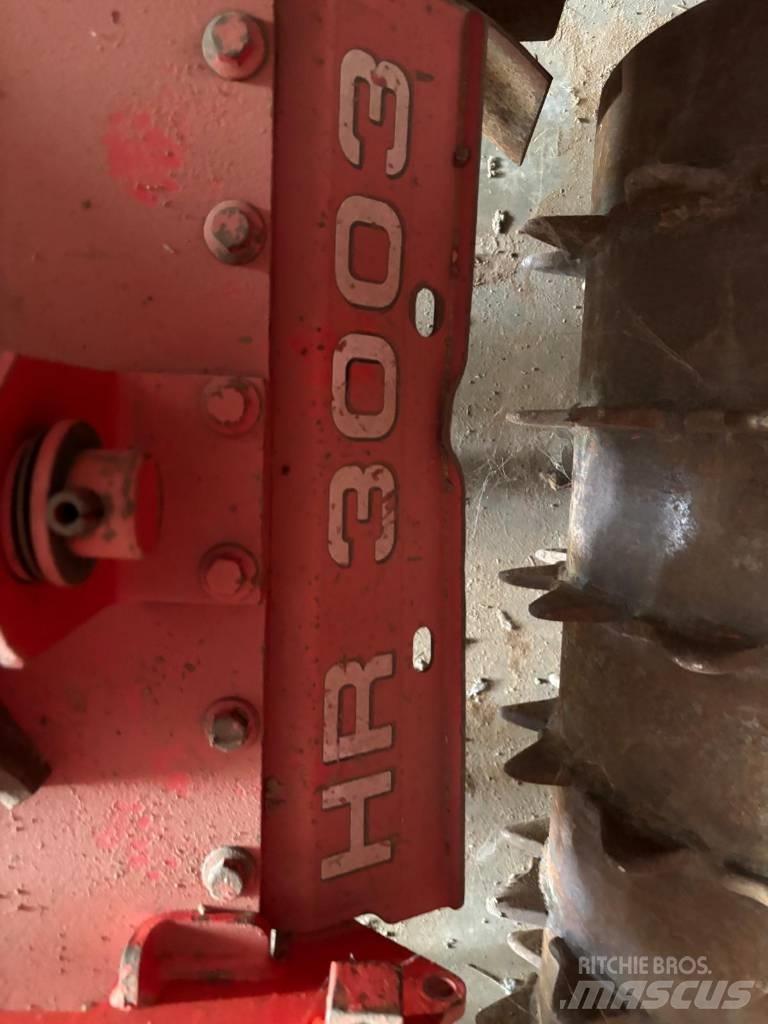 Kuhn HR 3003 D Grapa si pluguri rotative