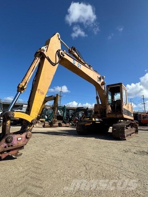 CAT 215 C LC Excavatoare pe șenile
