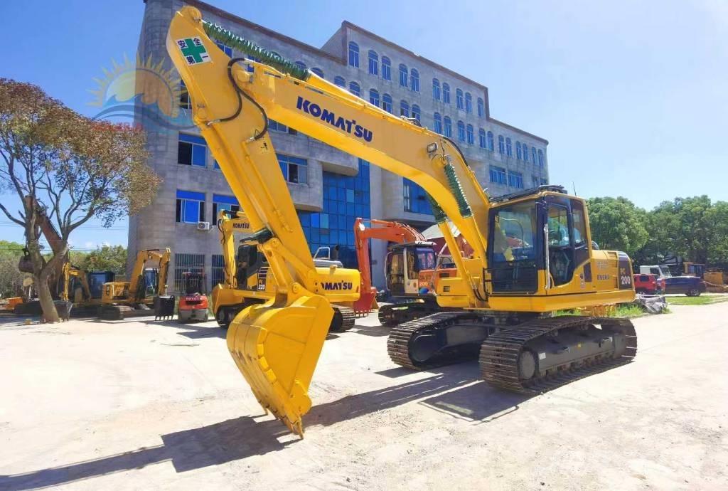 Komatsu PC 200-8 Excavatoare pe șenile
