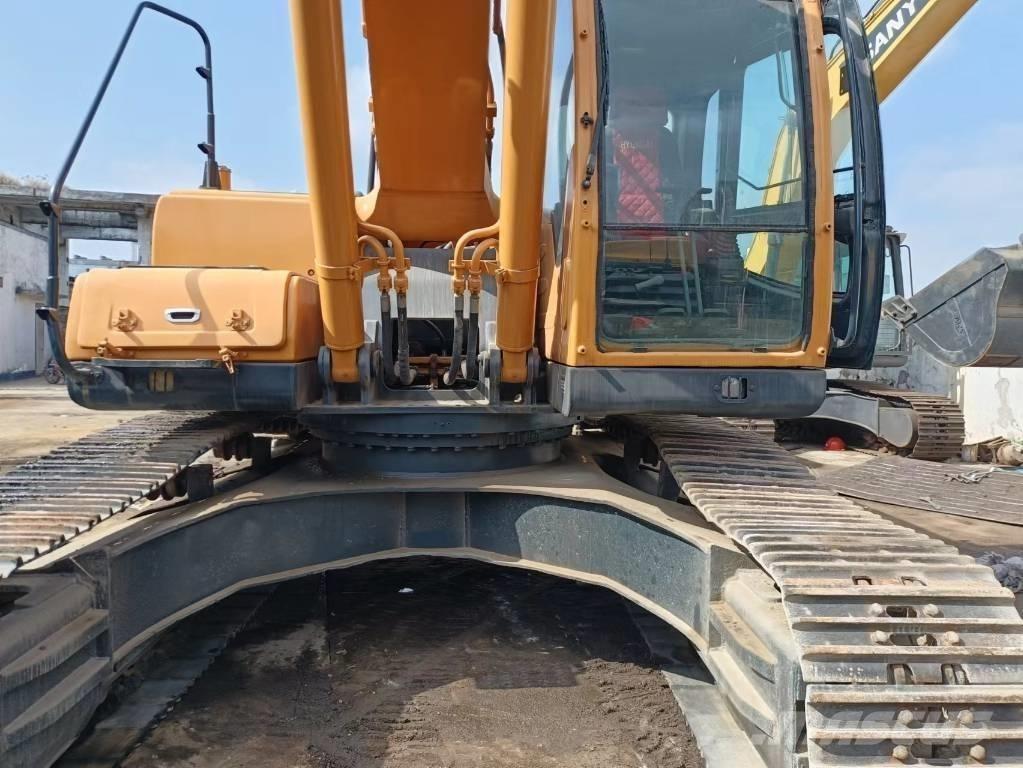 Hyundai 305-9 Excavatoare pe șenile
