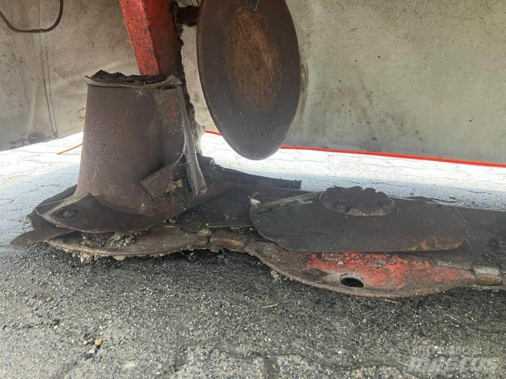 Kuhn GMD 4410 Cositoare de iarba cu umidificator