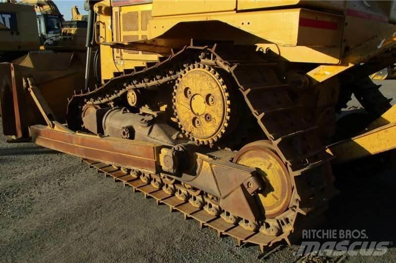 CAT D6R Buldozere pe senile
