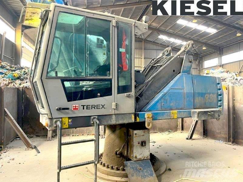 Fuchs AHL 831 D Paleta de manipulare