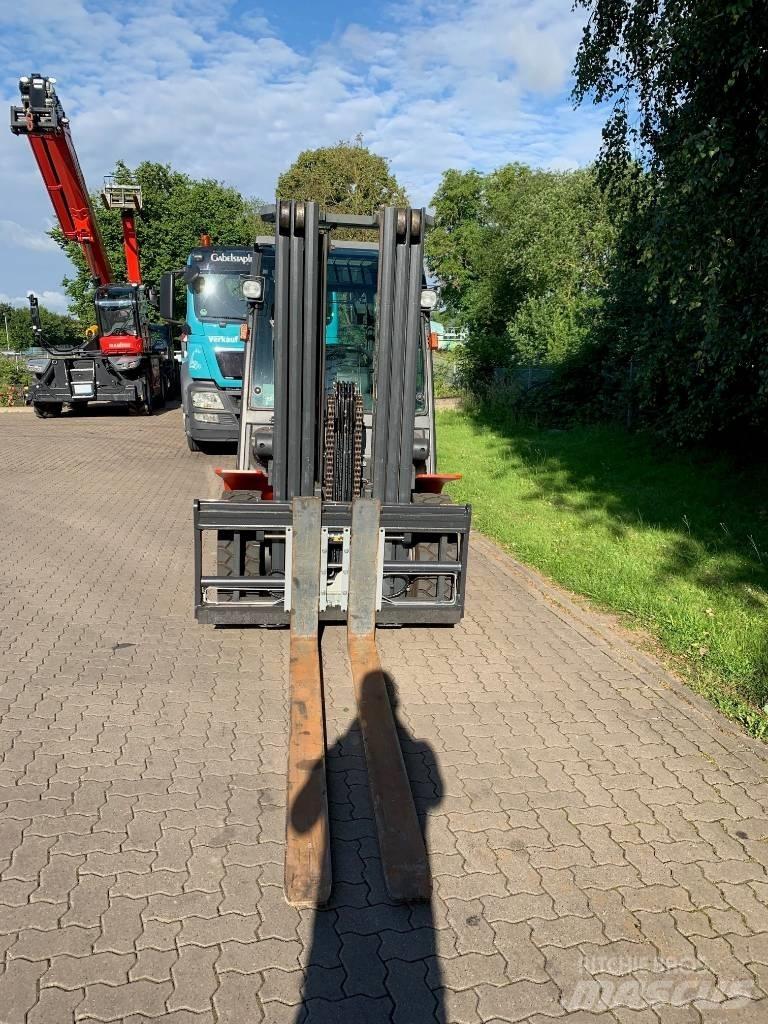 Nissan WG1F4F50Y Stivuitor diesel