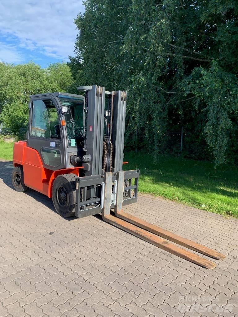 Nissan WG1F4F50Y Stivuitor diesel