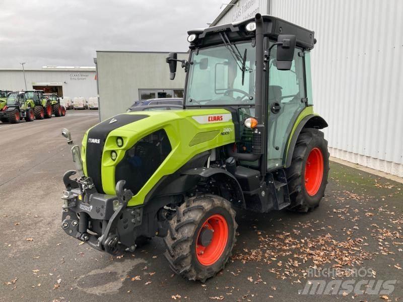 CLAAS NEXOS 240 M Tractoare