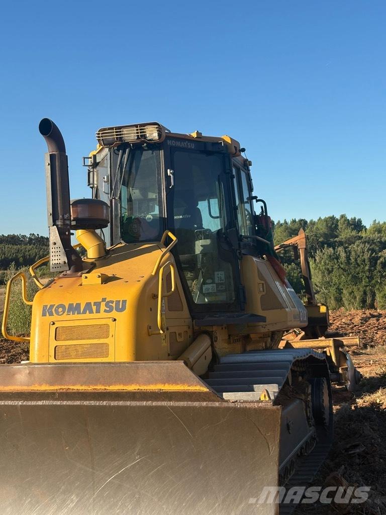 Komatsu D 61 EX-23 Buldozere pe senile