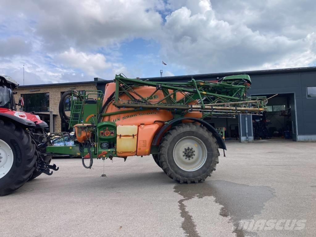 Amazone UX 5200 , 24 M Tractoare agricole sprayers