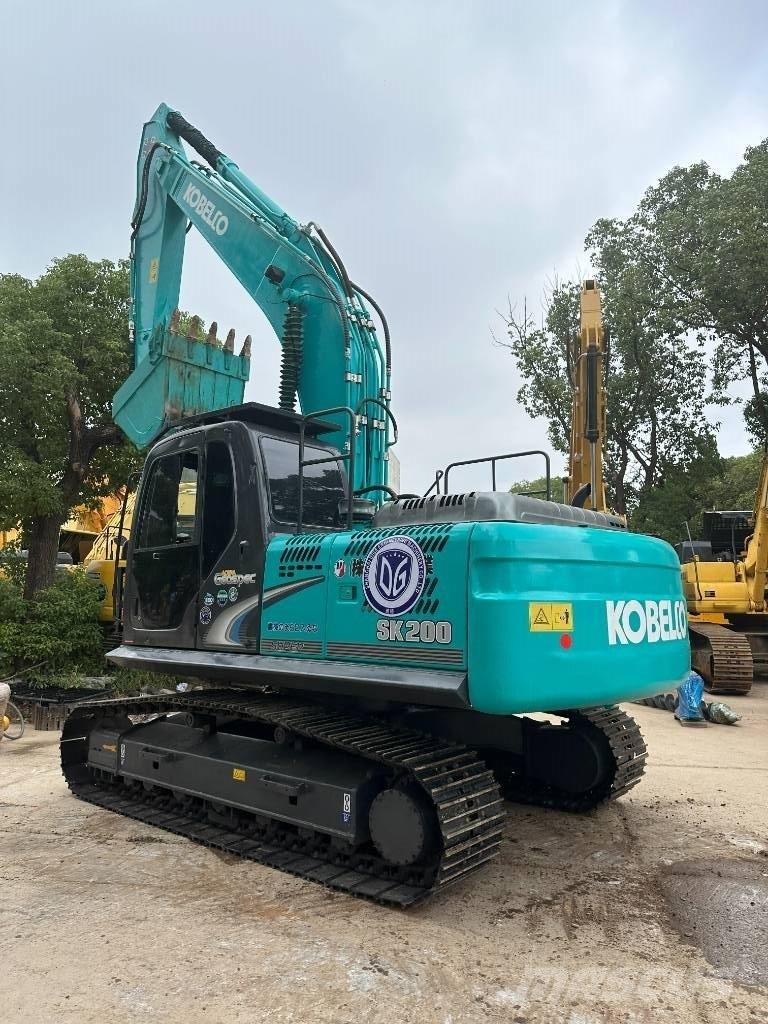 Kobelco SK 200-8 Excavatoare pe șenile
