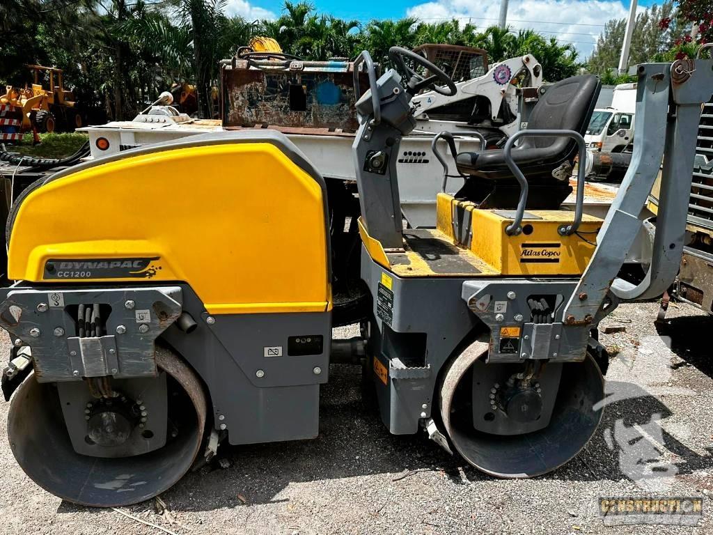Dynapac CC 1200 Cilindri compactori dubli