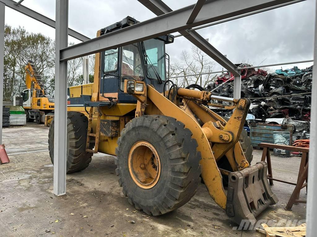 Komatsu WA200 Incarcator pe pneuri