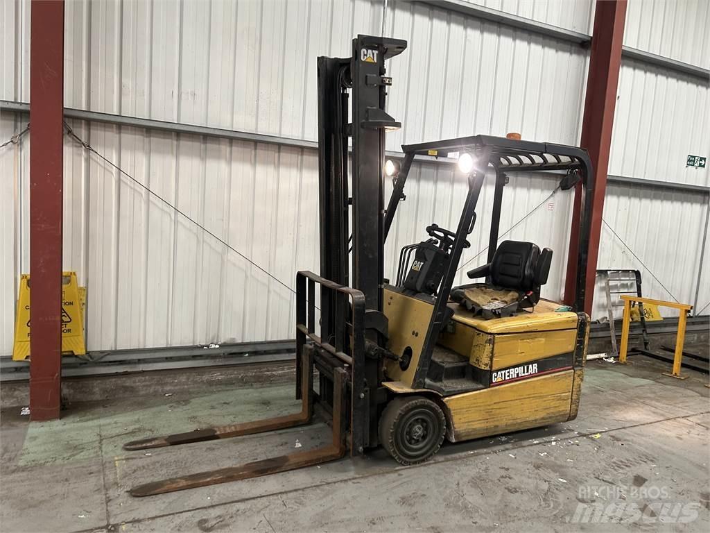 CAT EP16KT Stivuitor electric