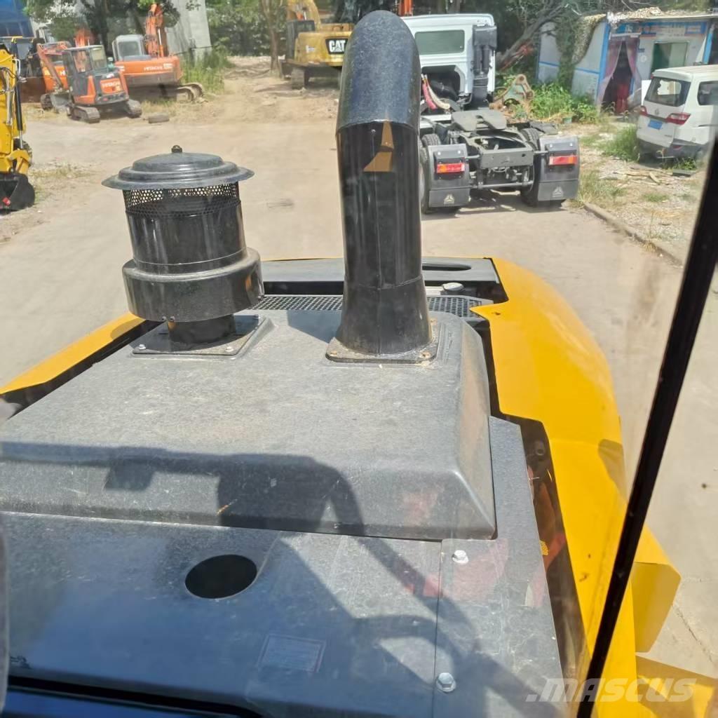 LiuGong 856H Incarcator pe pneuri